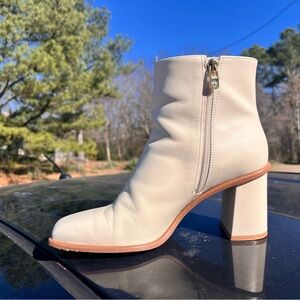 Antonio Melani Elegant Cream Heeled Boots